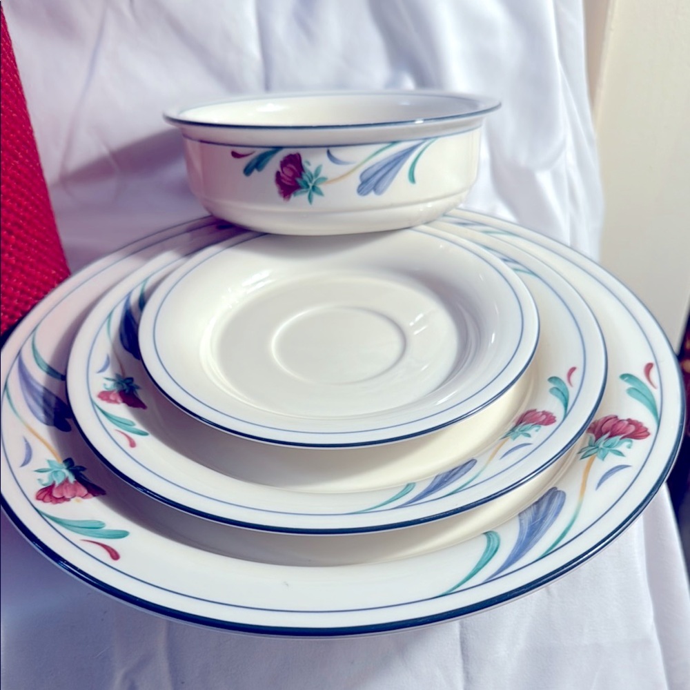 Lenox China Poppies on the Blue Dinnerware